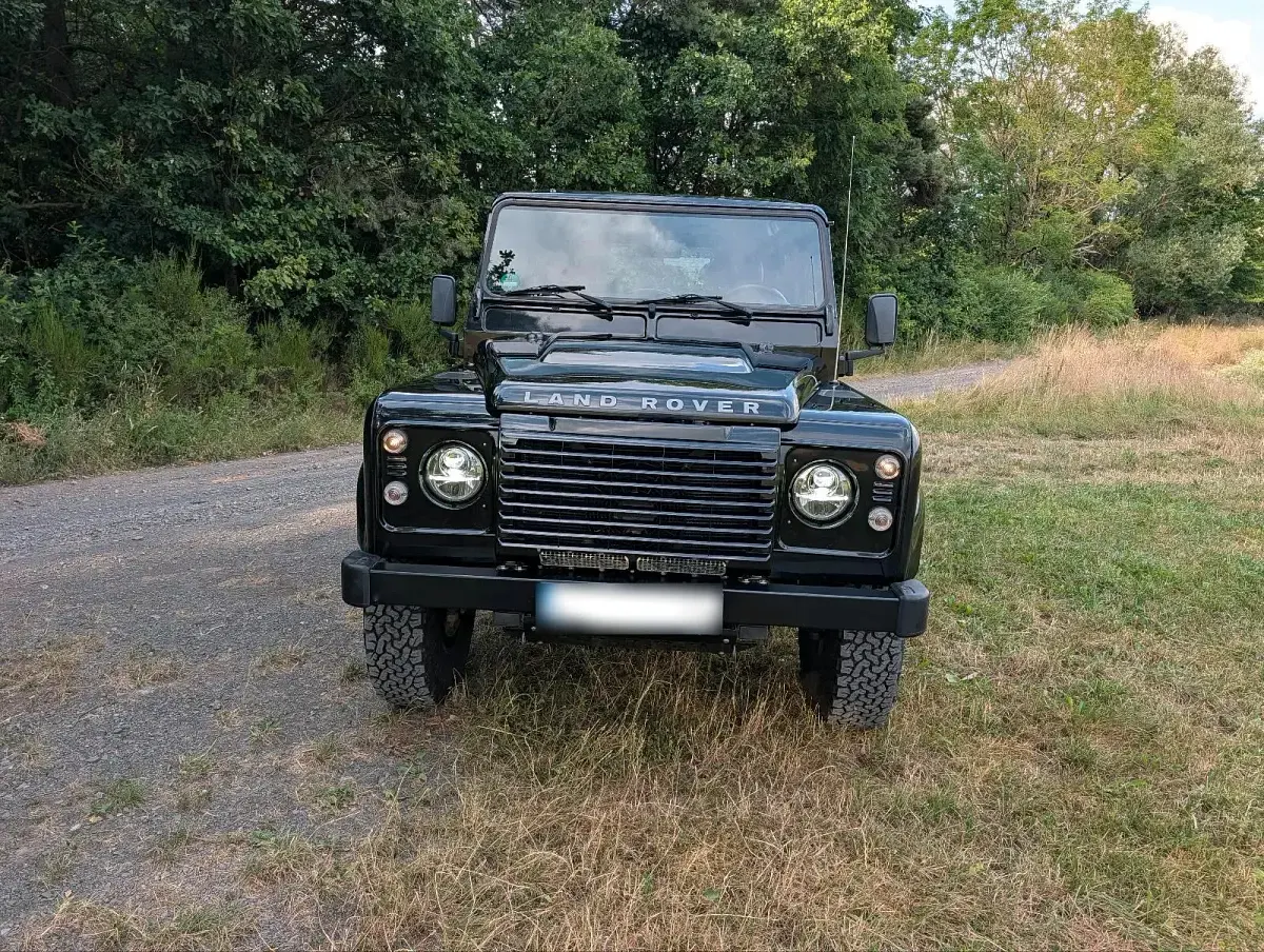 Gebraucht Land Rover Defender SE 122 PS (89 kW) 2009 Schwarz SUV