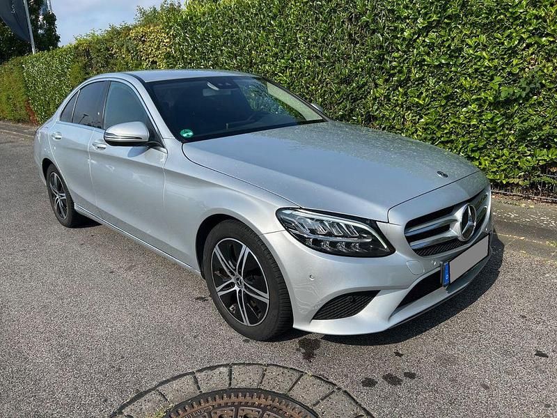 Silber Gebraucht 2020 Mercedes C180 Avantgarde Limousine | 22.700 € (Guter Preis) - Bild 1/4