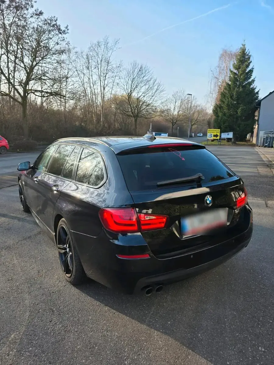 Gebraucht BMW 530 M Sport 258 PS (189 kW) 2011 Schwarz Kombi