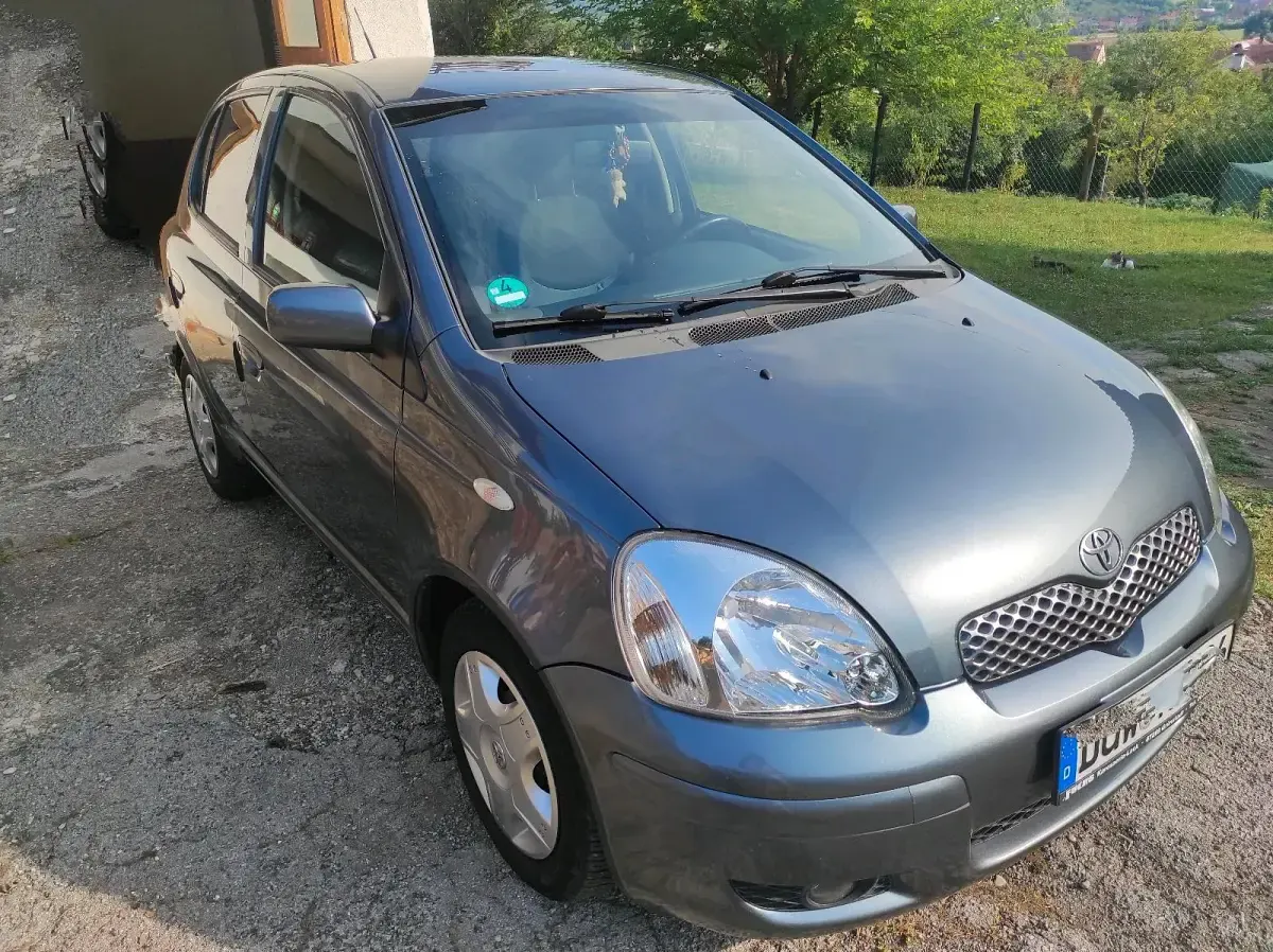 Gebraucht Toyota Yaris 87 PS (63 kW) 2005 Grau Kleinwagen