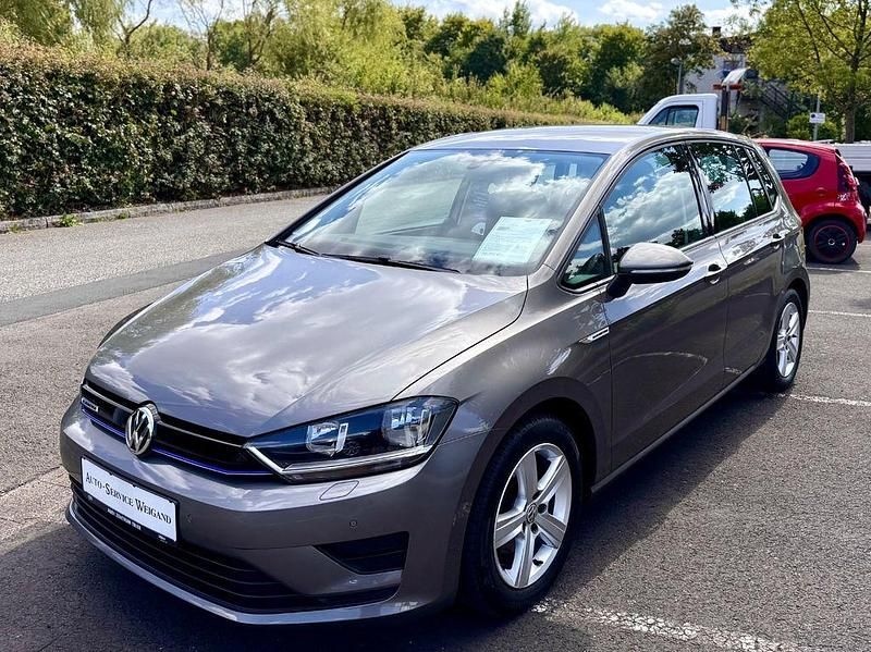 Grau Gebraucht 2015 VW Golf VII Comfortline Limousine | 10.750 € (Etwas zu teuer) - Bild 1/4