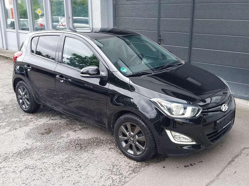 Black diamond Gebraucht 2014 Hyundai i20 Kleinwagen | 8.200 € (Fairer Preis) - Bild 1/4