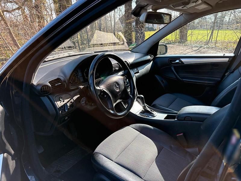 Gebraucht Mercedes C180 143 PS (105 kW) 2005 Schwarz Kombi
