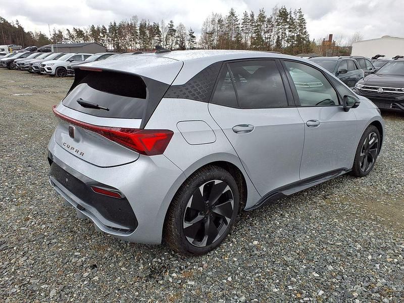Neu Cupra Born 169 kW (231 PS) 2026 Silber Kleinwagen