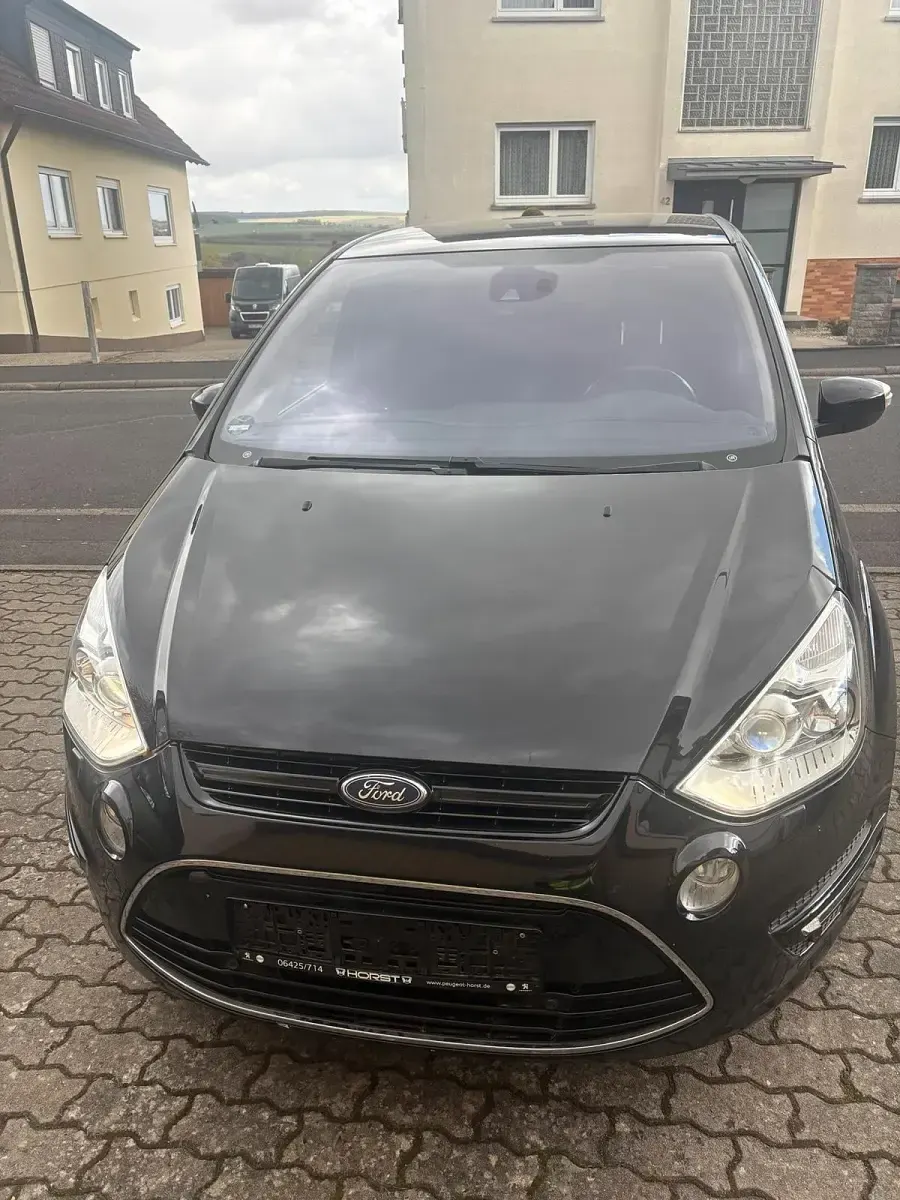 Gebraucht Ford S-MAX S 163 PS (119 kW) 2013 Schwarz Van / Kleinbus