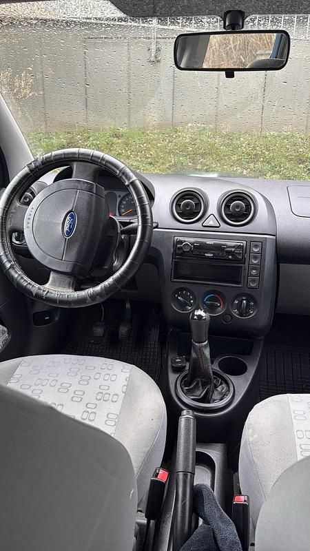 Gebraucht Ford Fiesta 60 PS (44 kW) 2003 Blau Kleinwagen