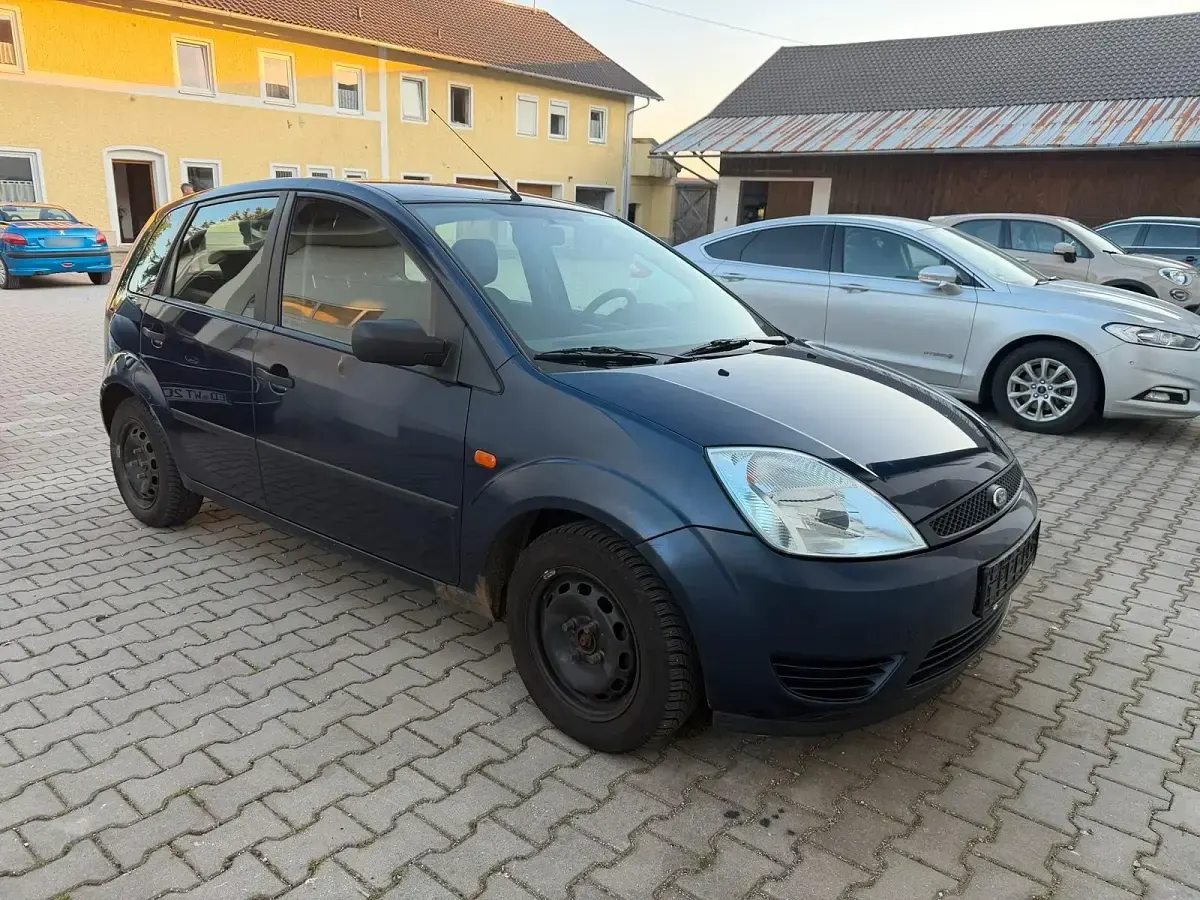 Second-hand Ford Fiesta 60 CP (44 kW) 2005 Hatchback