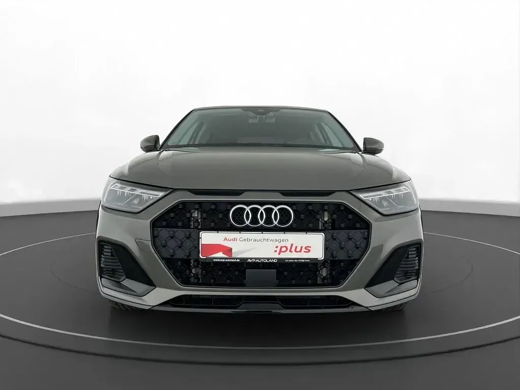 Gebraucht Audi A1 Ambiente 150 PS (110 kW) 2022 Grau SUV