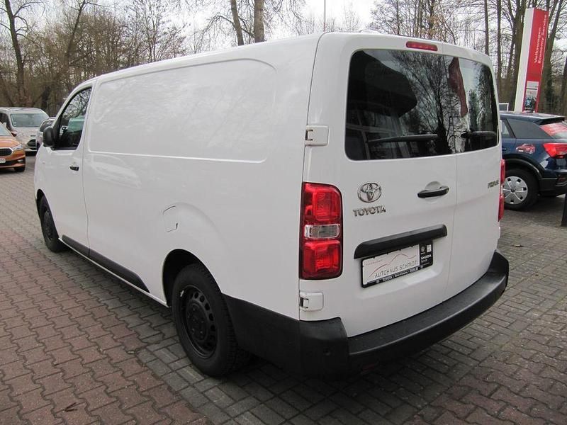Gebraucht Toyota Proace 122 PS (89 kW) 2021 Weiß Van / Kleinbus