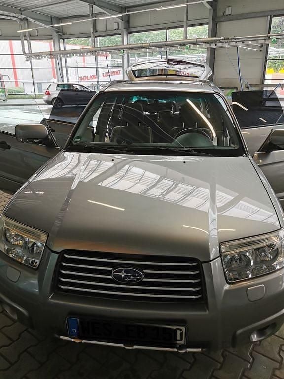 Grau Gebraucht 2006 Subaru Forester Comfort SUV | 5.000 € (Fairer Preis) - Bild 1/4