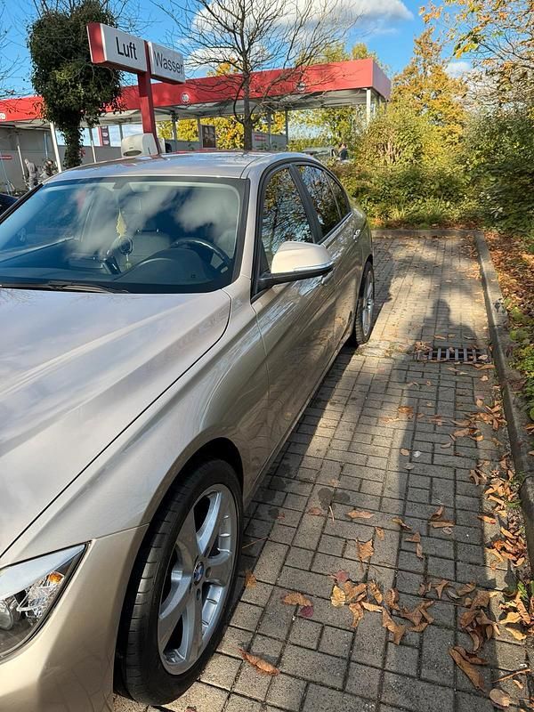 Gebraucht BMW 316 136 PS (100 kW) 2012 Gold Limousine