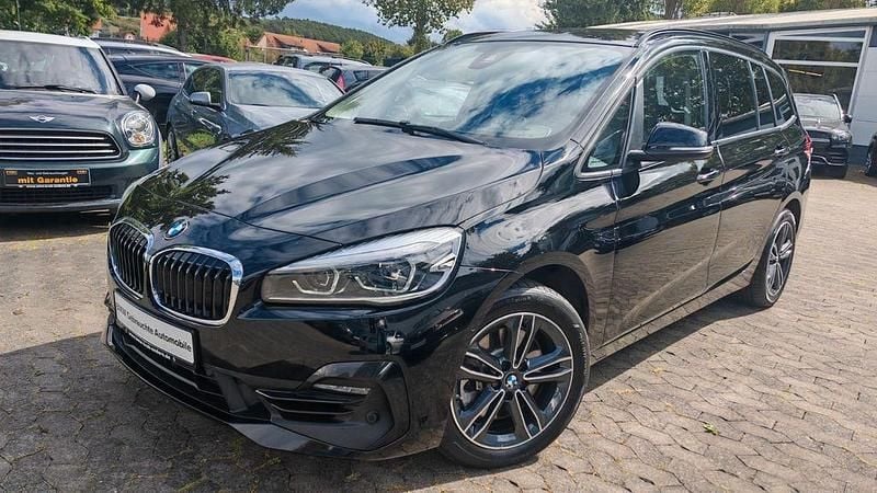 Schwarz Gebraucht 2021 BMW 220 Sport Line Van / Kleinbus | 17.999 € - Bild 1/4