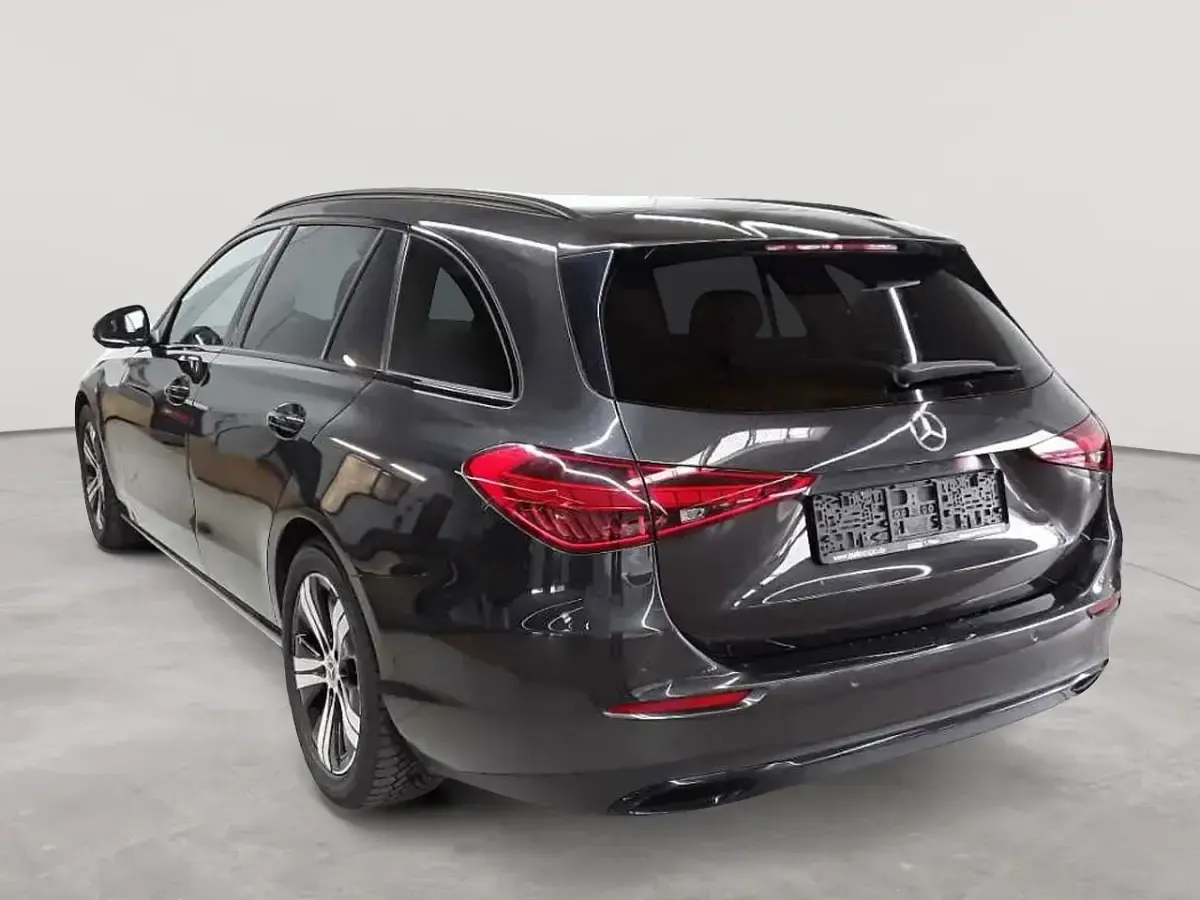 Gebraucht Mercedes C200 Avantgarde 163 PS (119 kW) 2023 Graphitgrau metallic Kombi