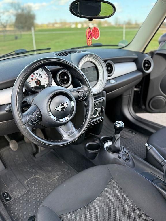 Gebraucht Mini ONE 98 PS (72 kW) 2010 Schwarz Kleinwagen