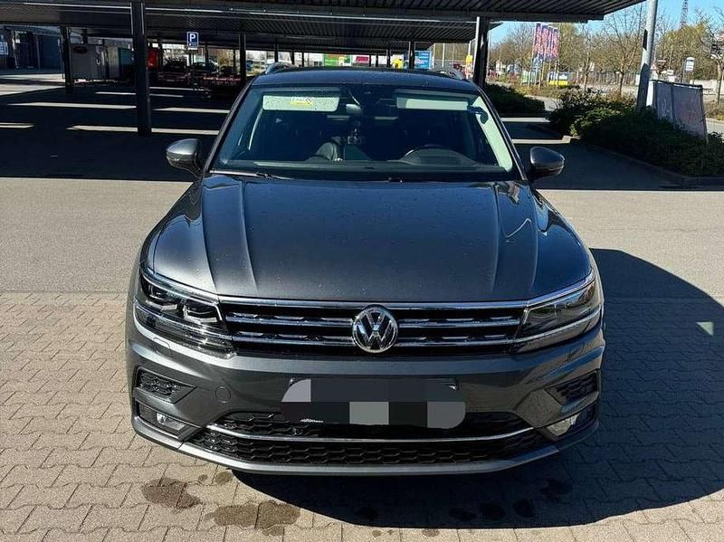 Grau Gebraucht 2018 VW Tiguan Sport SUV | 25.999 € (Fairer Preis) - Bild 1/4