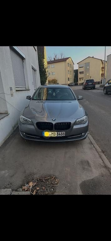 Gebraucht BMW 528 245 PS (180 kW) 2011 Grau Limousine