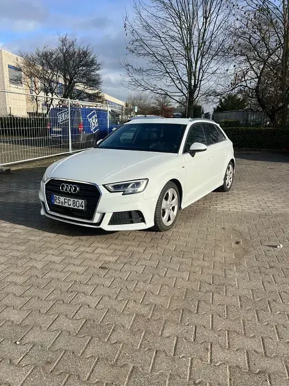 Gebraucht Audi A3 Design 150 PS (110 kW) 2016 Weiß Limousine