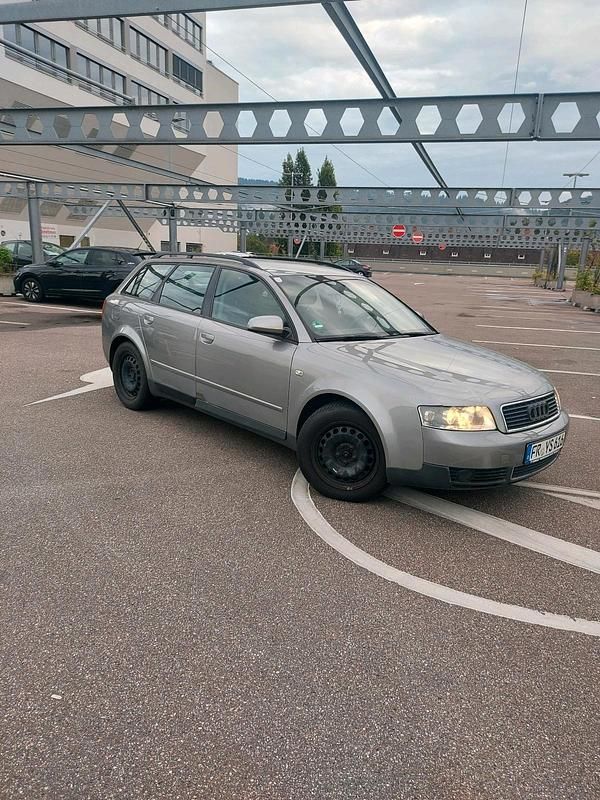 Silber Gebraucht 2004 Audi A4 Kombi | 2.400 € (Fairer Preis) - Bild 1/4