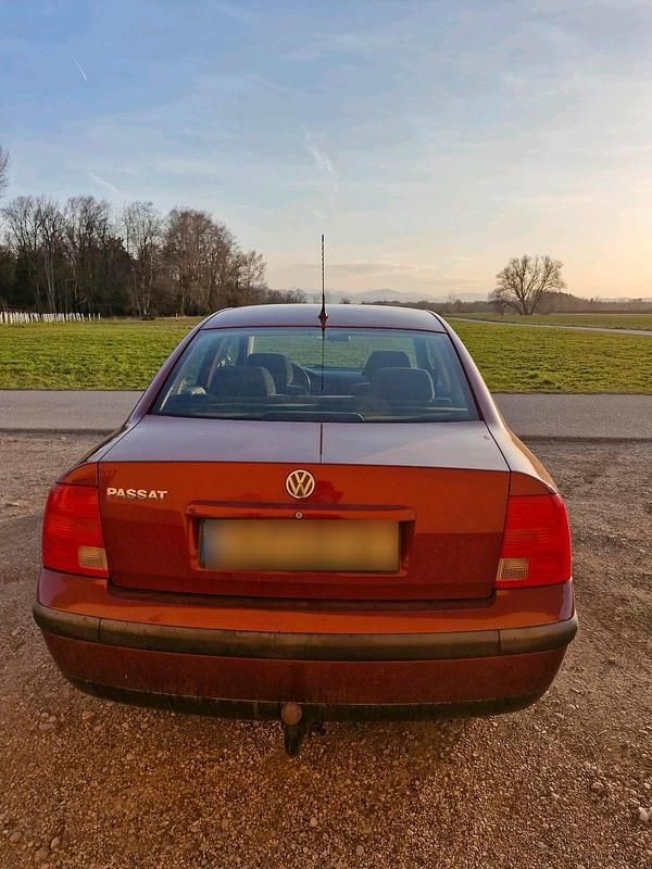 Gebraucht VW Passat 101 PS (74 kW) 1997 Limousine