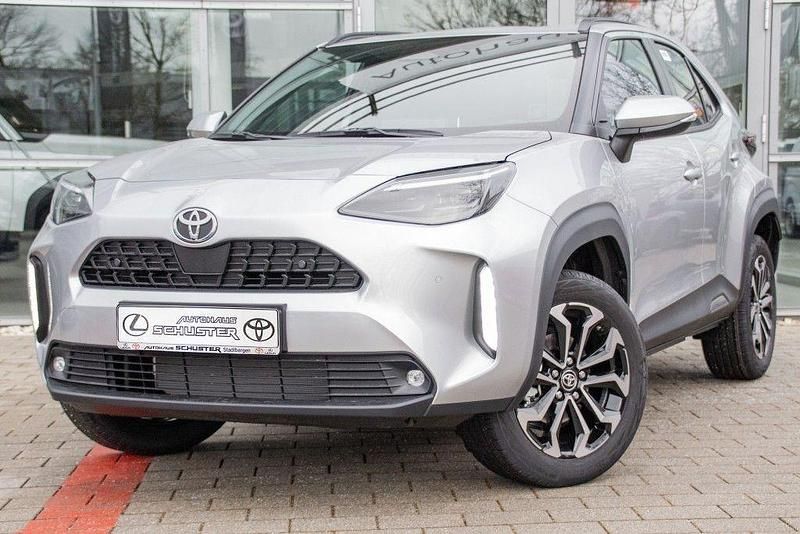 Silber Neu 2025 Toyota Yaris Cross Team SUV | 27.860 € (Guter Preis) - Bild 1/4