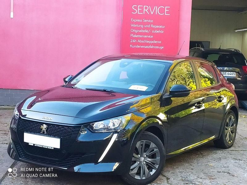 Schwarz Gebraucht 2022 Peugeot e-208 Active Kleinwagen | 12.990 € (Superpreis) - Bild 1/4