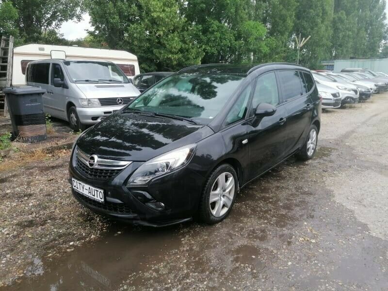 Schwarz Gebraucht 2013 Opel Zafira Tourer Edition Van / Kleinbus | 6.170 € (Guter Preis) - Bild 1/4