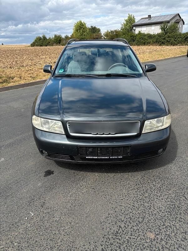 Grau Gebraucht 1999 Audi A4 Kombi | 850 € (Guter Preis) - Bild 1/4