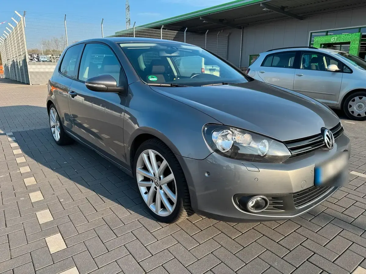 Gebraucht VW Golf VI Highline 122 PS (89 kW) 2009 Grau Kleinwagen