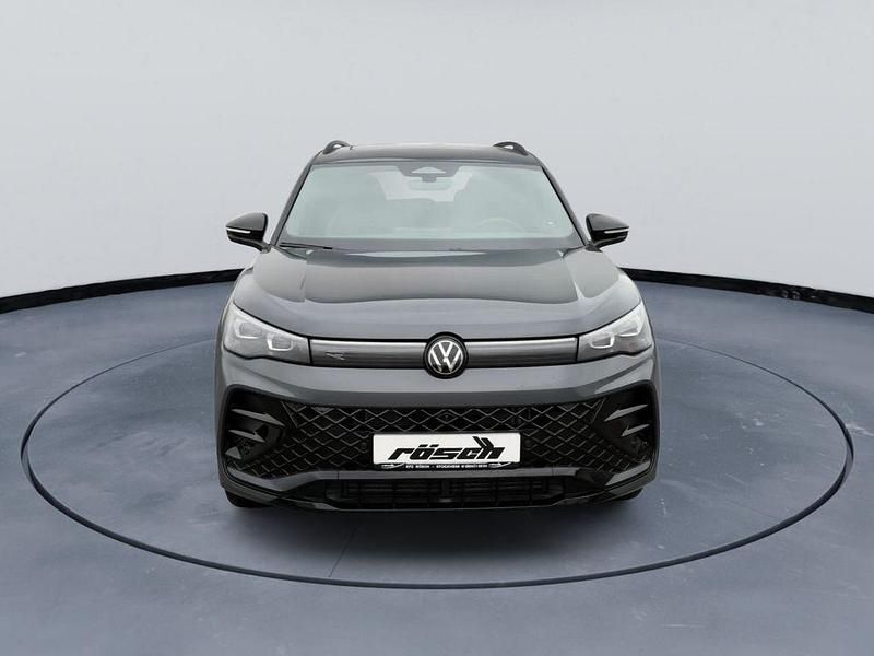 Neu VW Tiguan R-line 193 PS (141 kW) 2026 Grau SUV