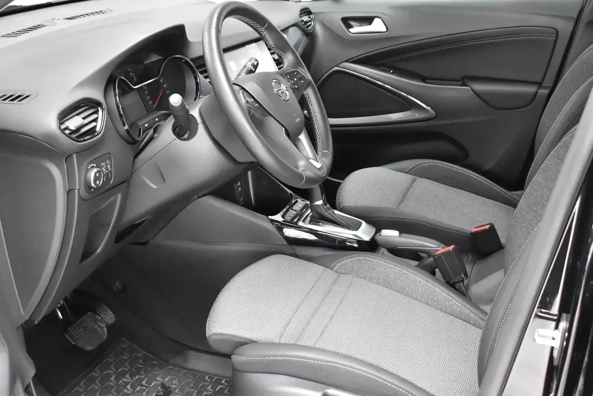 Gebraucht Opel Crossland Elegance 131 PS (96 kW) 2023 Karbon schwarz met. SUV