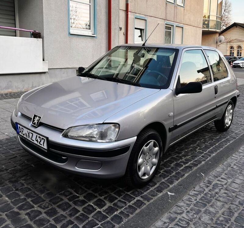 Silber Gebraucht 2002 Peugeot 106 Filou Kleinwagen | 700 € (Superpreis) - Bild 1/4