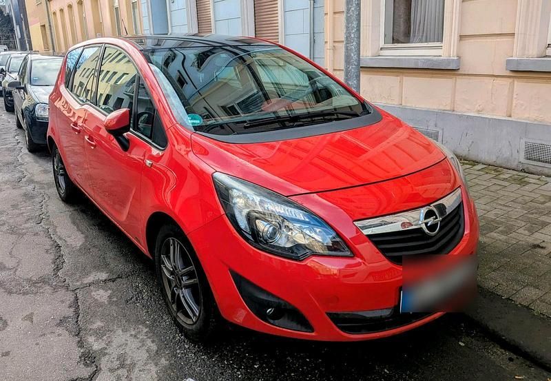 Gebraucht Opel Meriva 101 PS (74 kW) 2011 Rot Van / Kleinbus