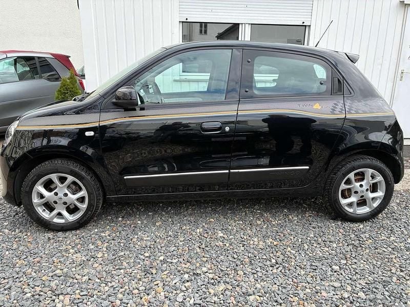 Używany Renault Twingo Luxe 90 KM (66 kW) 2016 Czarny Hatchback
