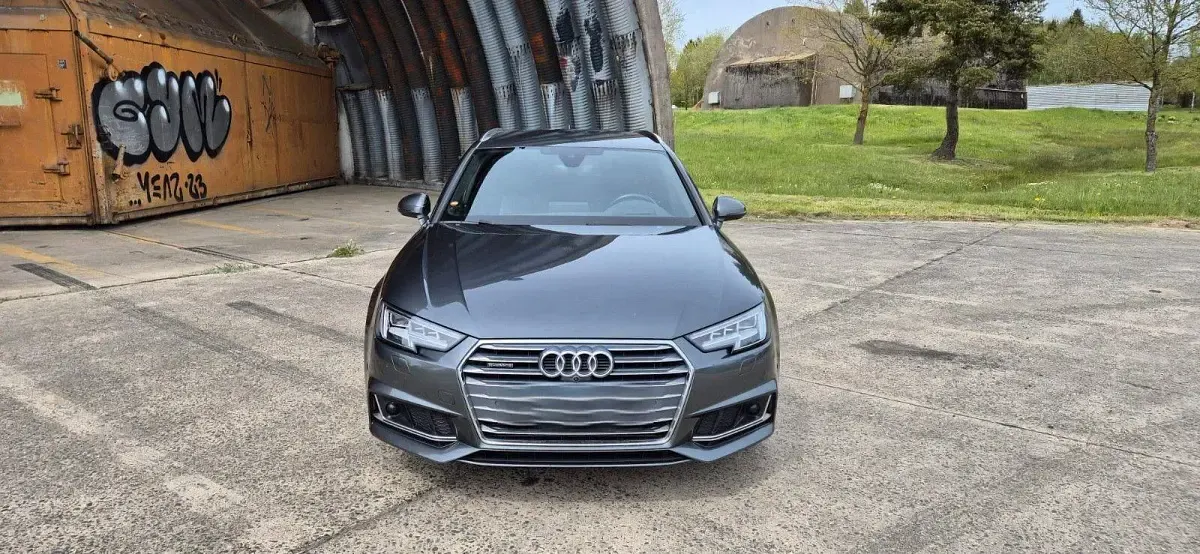 Gebraucht Audi A4 S-Line 286 PS (210 kW) 2019 Grau Kombi