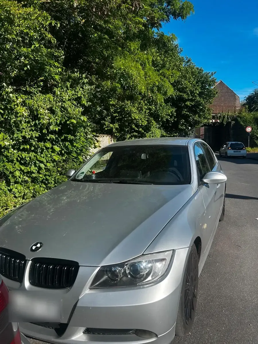Gebraucht BMW 323 177 PS (130 kW) 2007 Grau Limousine