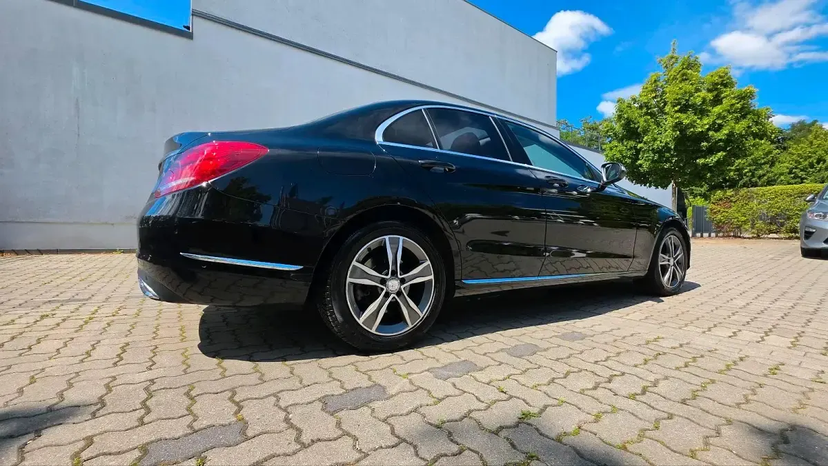 Gebraucht Mercedes C220 170 PS (125 kW) 2015 Schwarz Limousine