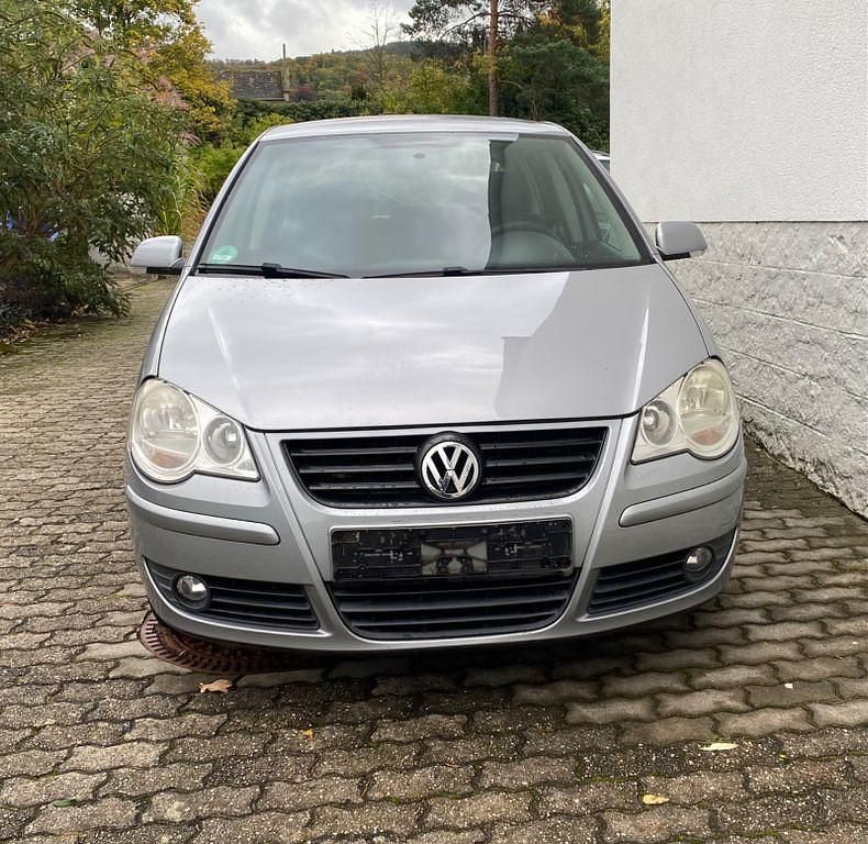 Gebraucht VW Polo Comfortline 60 PS (44 kW) 2008 Silber Limousine