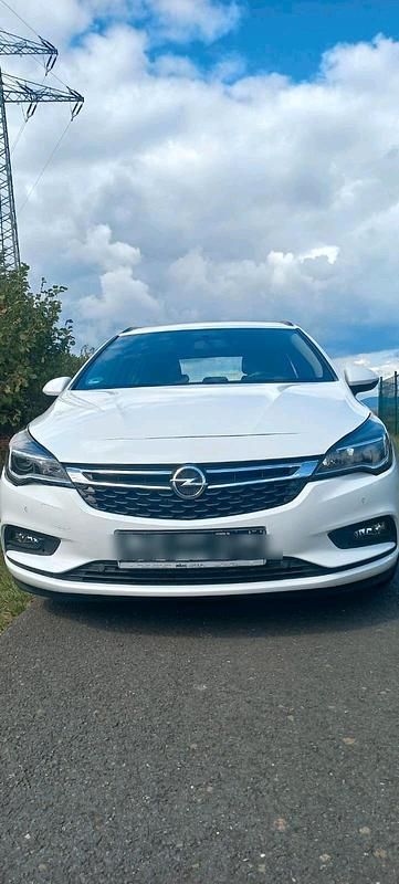 Weiß Gebraucht 2018 Opel Astra Kombi | 5.500 € (Fairer Preis) - Bild 1/4