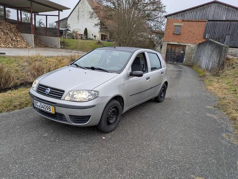 Silber Gebraucht 2003 Fiat Punto Kleinwagen | 1.950 € (Fairer Preis) - Bild 1/4