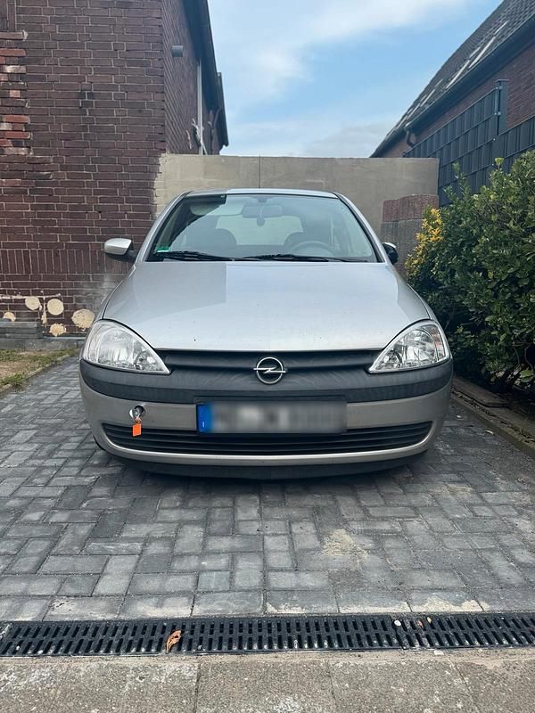 Silber Gebraucht 2002 Opel Corsa Kleinwagen | 550 € (Superpreis) - Bild 1/4