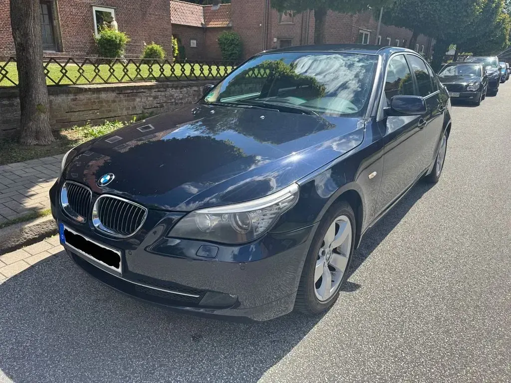 Gebraucht BMW 525 218 PS (160 kW) 2008 Blau Limousine