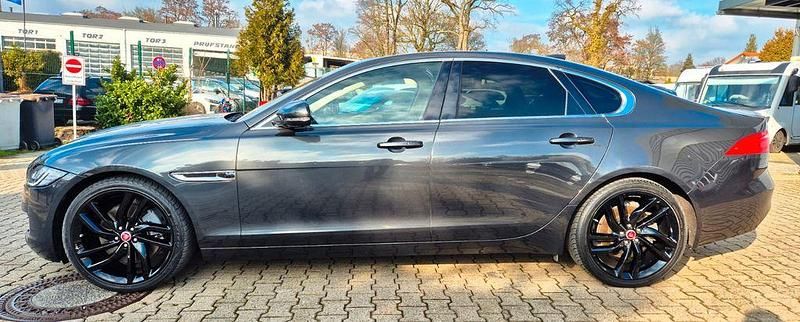Gebraucht Jaguar XF Portfolio 300 PS (220 kW) 2019 Carpathian grey (metallic) Limousine