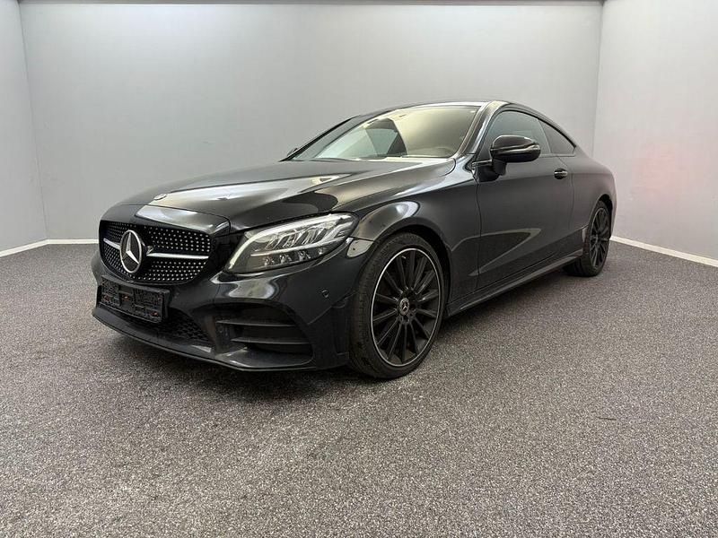 Schwarz Gebraucht 2021 Mercedes C220 AMG line Coupé | 28.999 € (Guter Preis) - Bild 1/4