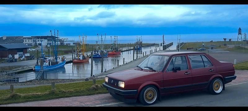 Second-hand VW Jetta 90 CP (66 kW) 1985 Roșu Berlinǎ