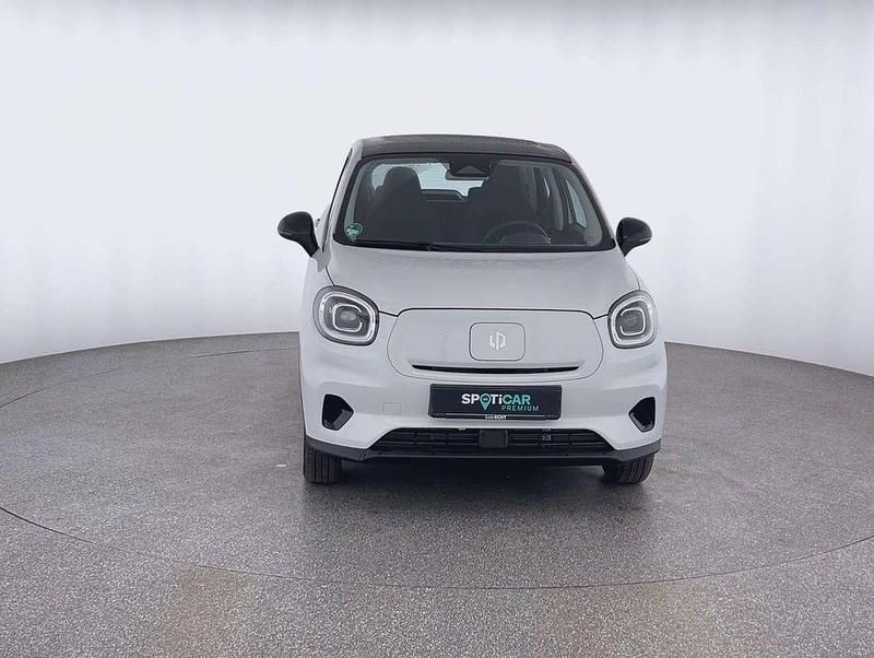 Neu Leapmotor T03 69 kW (95 PS) 2025 Weiß Kleinwagen