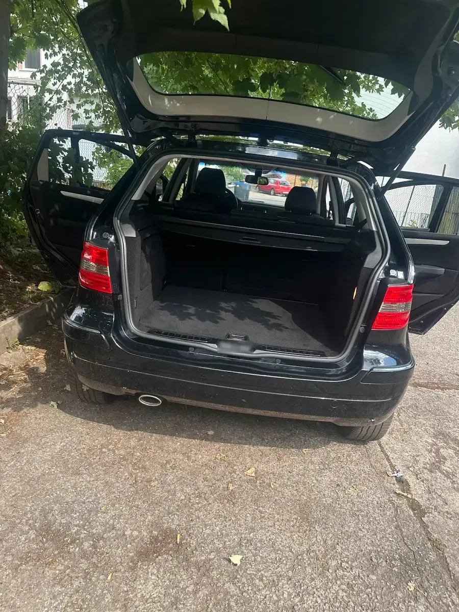 Gebraucht Mercedes B180 110 PS (80 kW) 2026 Schwarz Kleinwagen