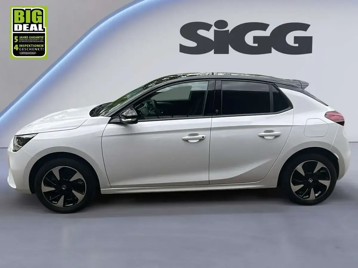 Używany Opel Corsa-e Edition 100 kW (136 KM) 2022 Biały Hatchback