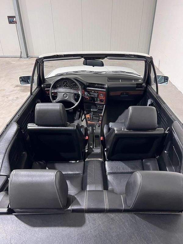 Gebraucht BMW 325 170 PS (125 kW) 1990 Weiß Cabrio