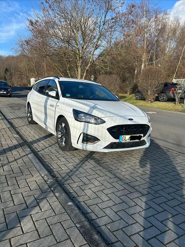 Gebraucht Ford Focus ST-Line 125 PS (91 kW) 2019 Weiß Kombi