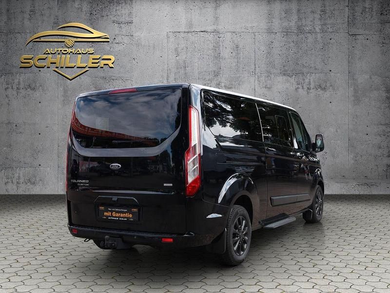 Gebraucht Ford Tourneo 170 PS (125 kW) 2018 Schwarz Van / Kleinbus